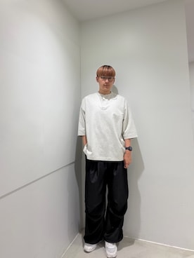 「SENSE OF PLACE by URBAN RESEARCH(センスオブプレイスバイアーバンリサーチ)のシャンブレーパラシュートイージーパンツ(その他パンツ、グレー系)」を使った、kokiさん(メンズ・181cm)の春コーディネート