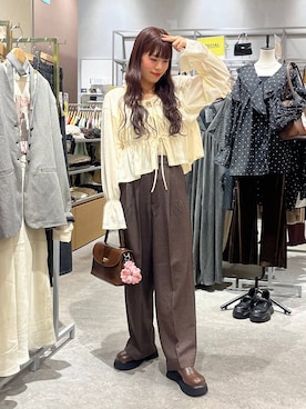 「アイテム（ボストンバッグ）」を使った、こるちゃんさん（レディース・158cm・20代）の秋コーディネート