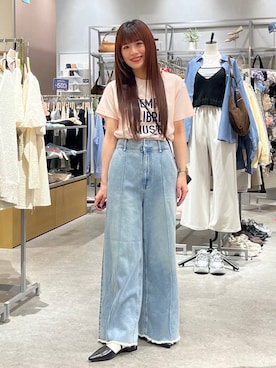 「LOWRYS FARM（ローリーズファーム）のハイウエストバギーデニム 637569（デニムパンツ、ブルー系）」を使った、こるちゃんさん（レディース・158cm）の春コーディネート