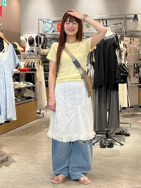 「LOWRYS FARM（ローリーズファーム）のマルチポケットショルダーＢＡＧ 1000269（ショルダーバッグ、ベージュ系）」を使った、こるちゃんさん（レディース・158cm）の夏コーディネート