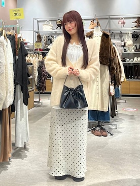 「LOWRYS FARM（ローリーズファーム）のシャギーロングＶカーディガン　595935（カーディガン/ボレロ）」を使った、こるちゃんさん（レディース・158cm）の冬コーディネート