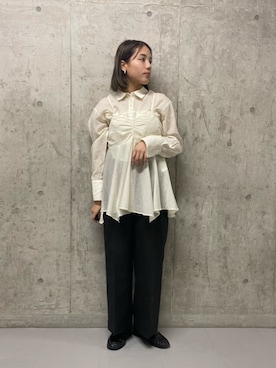 「KBF（ケイビーエフ）のイレヘムビスチェSETシャツ（襯衫、ホワイト系）」を使った、kiraraさん（レディース・156cm）の春コーディネート