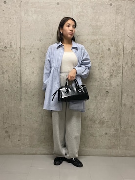 「KBF（ケイビーエフ）のドロストルーズスウェットパンツ（衛褲、グレー系）」を使った、kiraraさん（レディース・156cm）の春コーディネート