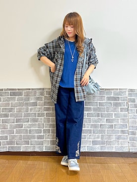 「axes femme（アクシーズファム）のフード付シアーチェックシャツ（シャツ/ブラウス、ブルー系）」を使った、まりさん（レディース・157cm）の秋コーディネート