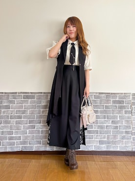 「axes femme（アクシーズファム）のチェーンネクタイ付ＢＬ（シャツ/ブラウス、ホワイト系）」を使った、まりさん（レディース・157cm）の春コーディネート