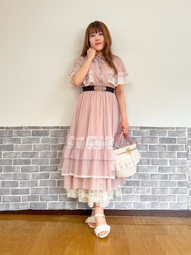 「axes femme（アクシーズファム）のフリルメローケープワンピース（ワンピース、ピンク系）」を使った、まりさん（レディース・157cm）の春コーディネート