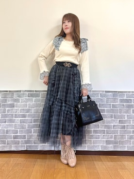 「アイテム（ベルト、ゴールド系）」を使った、まりさん（レディース・157cm）の秋コーディネート