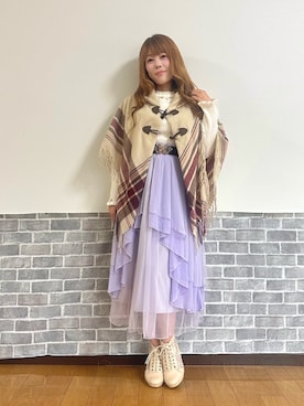 「axes femme（アクシーズファム）のサイドラインチェックポンチョ（マフラー、ベージュ系）」を使った、まりさん（レディース・157cm）の秋コーディネート
