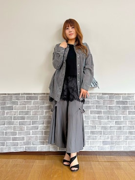 「axes femme（アクシーズファム）のサイドプリーツパンツ（その他パンツ、グレー系）」を使った、まりさん（レディース・157cm）の春コーディネート