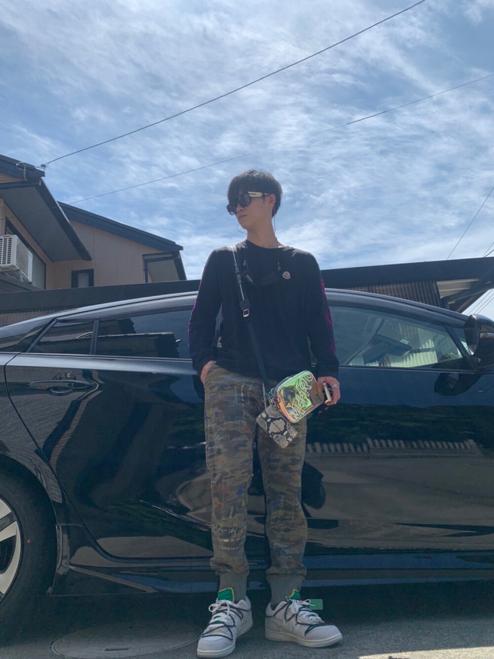 「休日スタイル、MONCLER、OFF-WHITE、NIKE、mnml、GUCCI、BALENCIAGA、marchenoir、いいね、save、フォローお願いします🤑、ootd、スニーカーコーデ、スウェットパンツ」｜「GUCCIのアイテム（サングラス、ブラック系）」を使った、たつやさん（メンズ・177cm）の春コーディネートの1枚目の写真