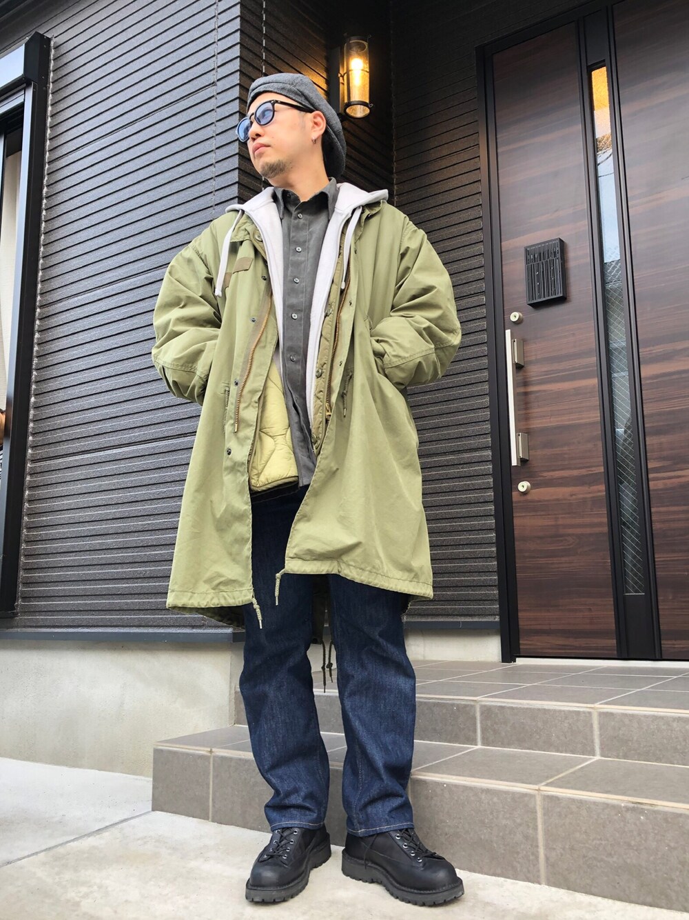 「冬コーデ、秋冬コーデ、カジュアル、ビックシルエット、コート、おしゃれさんと繋がりたい、パーカーコーデ」｜「H&Mのアイテム（ハンチング/ベレー帽、グレー系）」を使った、Suguruさん（メンズ・173cm）の冬コーディネートの1枚目の写真
