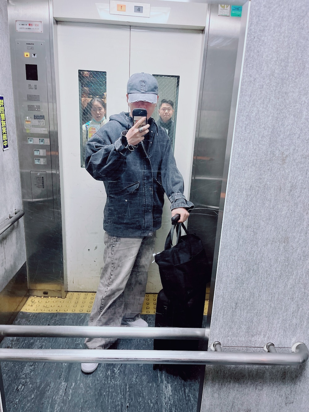 「カジュアル」｜「CLELの【CLEL】Military Design Mountain Parka/ミリタリーデザイン マウンテンパーカー（マウンテンパーカー、ブラック系）」を使った、tasu0510さん（メンズ・180cm）の春コーディネートの1枚目の写真