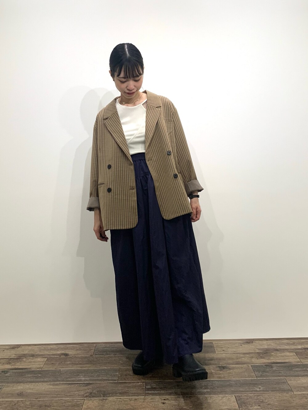 「センスオブプレイス、SENSEOFPLACE、ロデスコ、RODE SKO、イエベ春、骨格ウェーブ、ジャケット、ギャザースカート」｜「RODE SKOの5cmストレッチブーツ（ブーツ、ブラック系）」を使った、mikiさん（レディース・155cm）の秋コーディネートの1枚目の写真