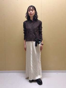 「SENSE OF PLACE by URBAN RESEARCH(センスオブプレイスバイアーバンリサーチ)のリップケースツキキンチャクネックストラップ(ショルダーバッグ、ブラック系)」を使った、mikiさん(レディース・155cm)の秋コーディネート