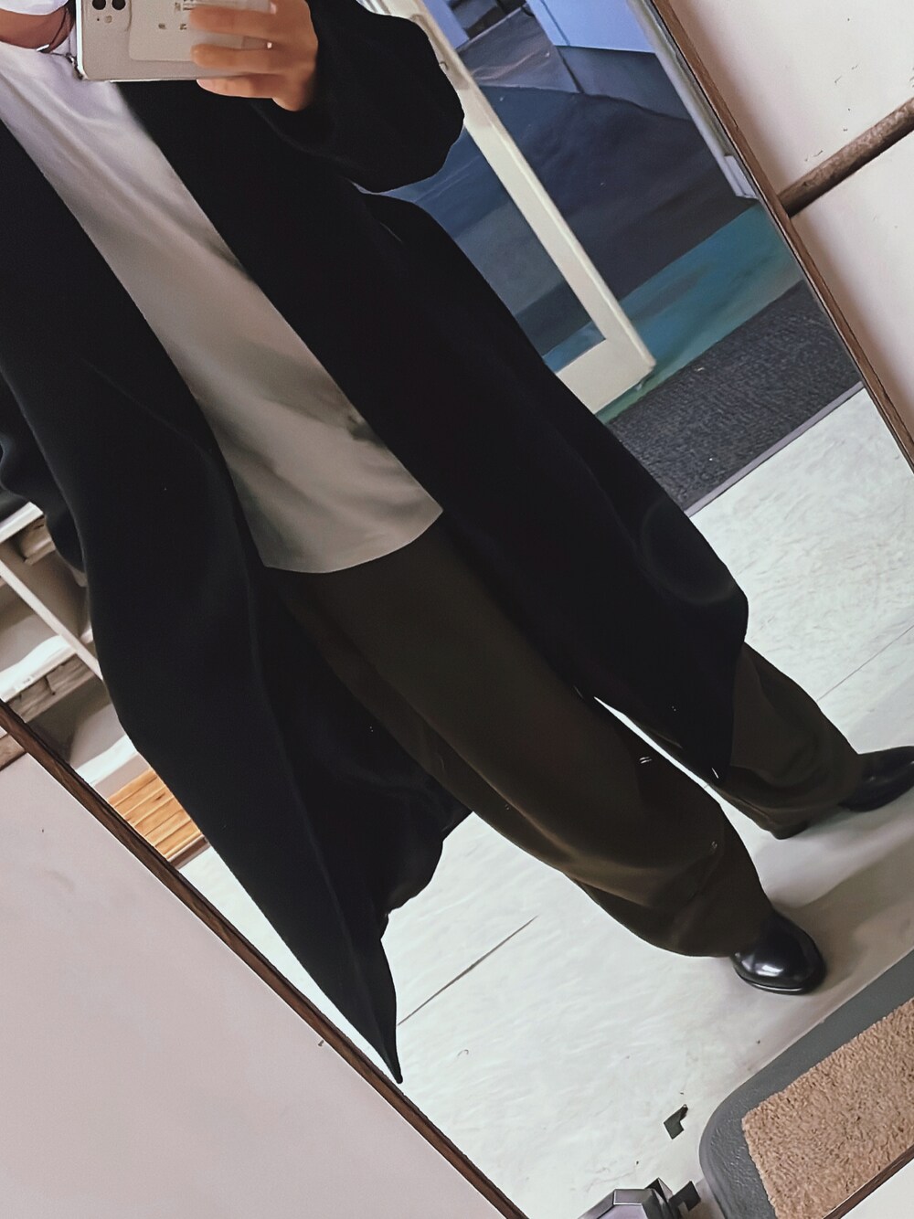 「neez.、メンズコーデ、シンプルコーデ、サンローランパリ、UNIQLO、ロングコート、未来のWEARISTAプロジェクト」｜「neez.のアイテム（パンツ、その他）」を使った、もぐちゃんさん（メンズ・171cm）の秋コーディネートの1枚目の写真