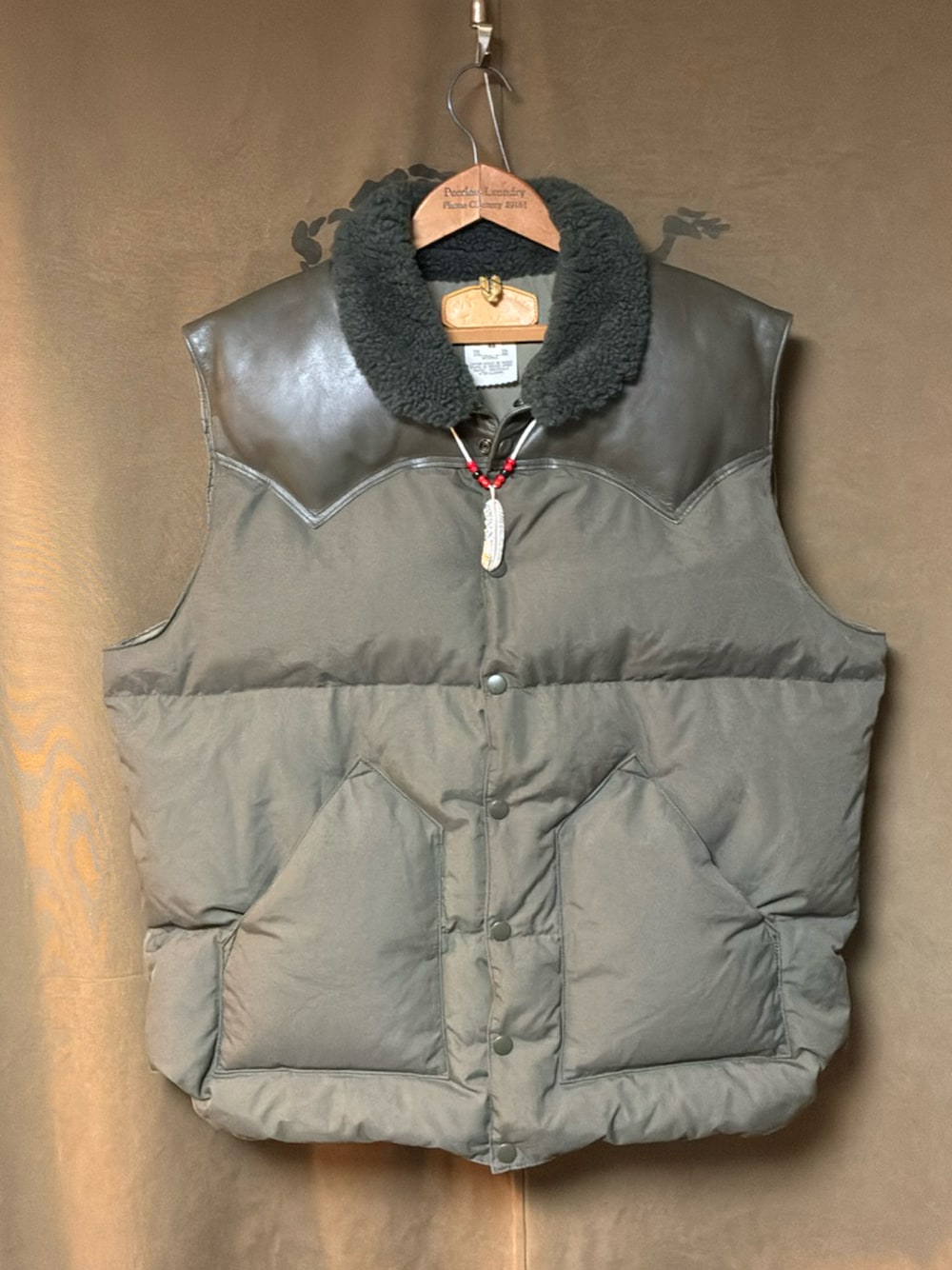 ロッキーマウンテンフェザーベッド ダウンベスト ナイロン グリーン 46 Rocky Mountain Featherbed ロッキーマウンテン ダウンベスト ナイロン