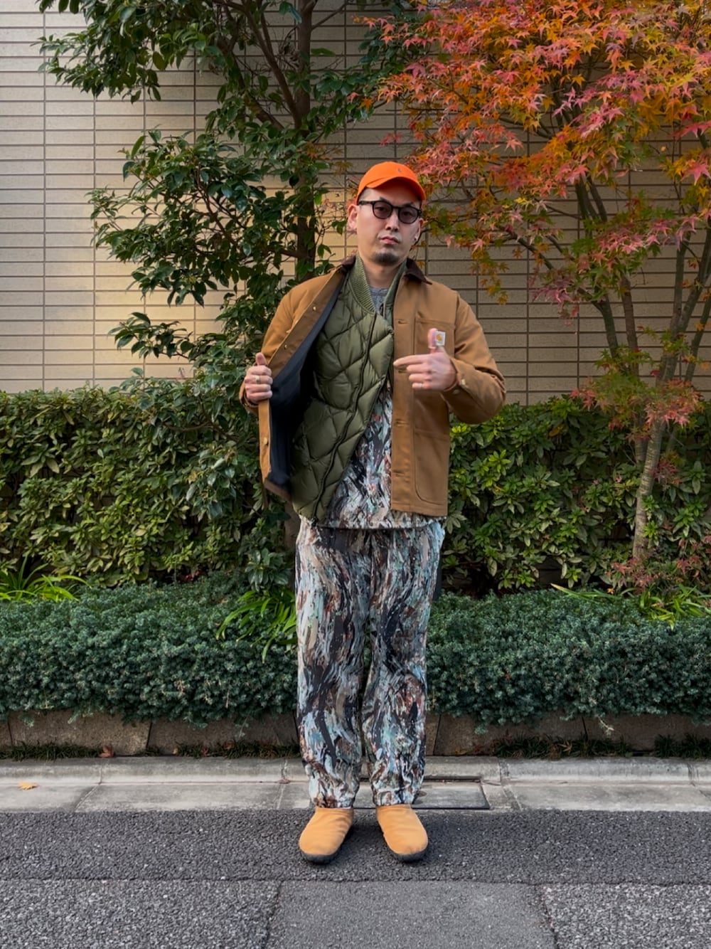「冬コーデ、カジュアルコーデ、おしゃれさんと繋がりたい」｜「NIKEのアイテム（スニーカー、ベージュ系）」を使った、8ight ㉝ on1さん（メンズ・187cm）の冬コーディネートの1枚目の写真