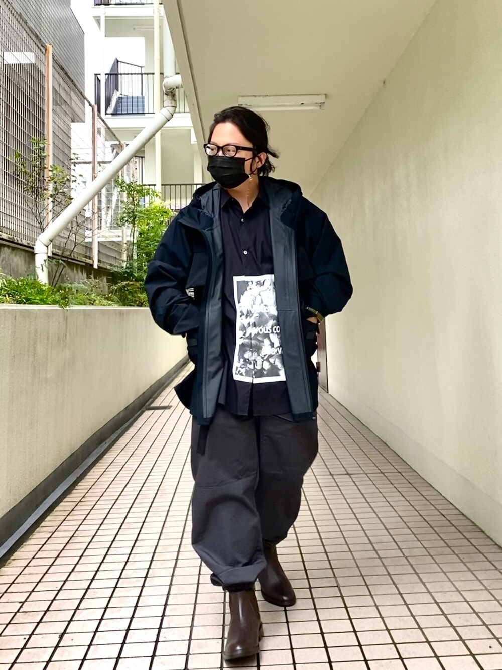 「休日コーデ、黒、古着MIX、低身長、ミリタリー」｜「MBのアイテム（シャツ/ブラウス、ブラック系）」を使った、mrkwさん（メンズ・165cm）の冬コーディネートの1枚目の写真