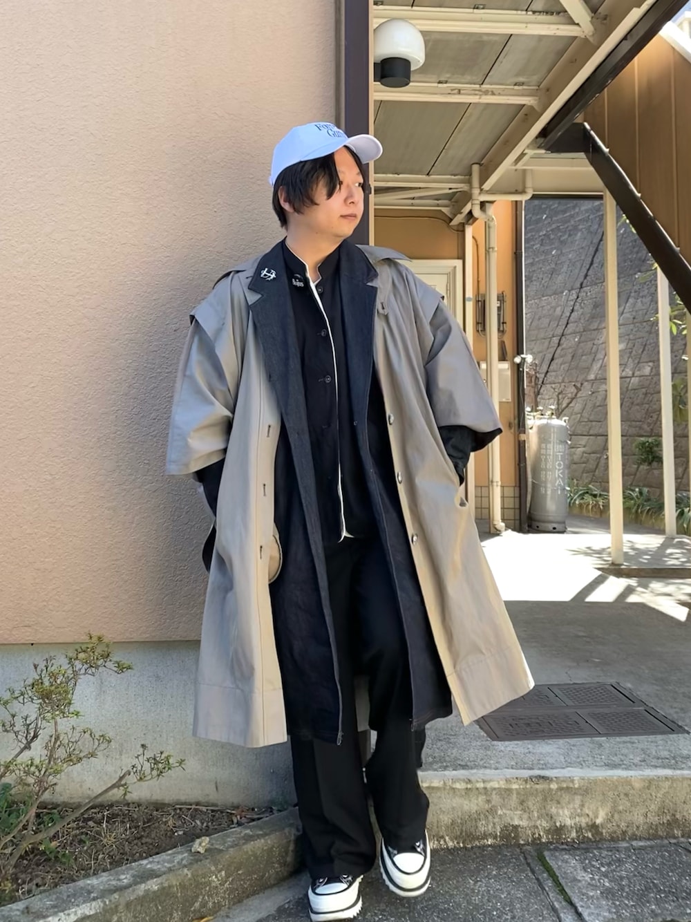 「休日スタイル、ビッグシルエット、UNIQLO、オトナカジュアル、ラクチンコーデ」｜「OPEN THE DOORのアイテム（スニーカー、ブラック系）」を使った、mrkwさん（メンズ・165cm）の冬コーディネートの1枚目の写真