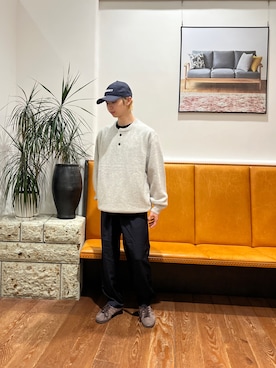 「URBAN RESEARCH DOORS（アーバンリサーチドアーズ）のハミルトンウールヘンリーネックニット（ニット/セーター）」を使った、奥田　集さん（メンズ・170cm）の秋コーディネート