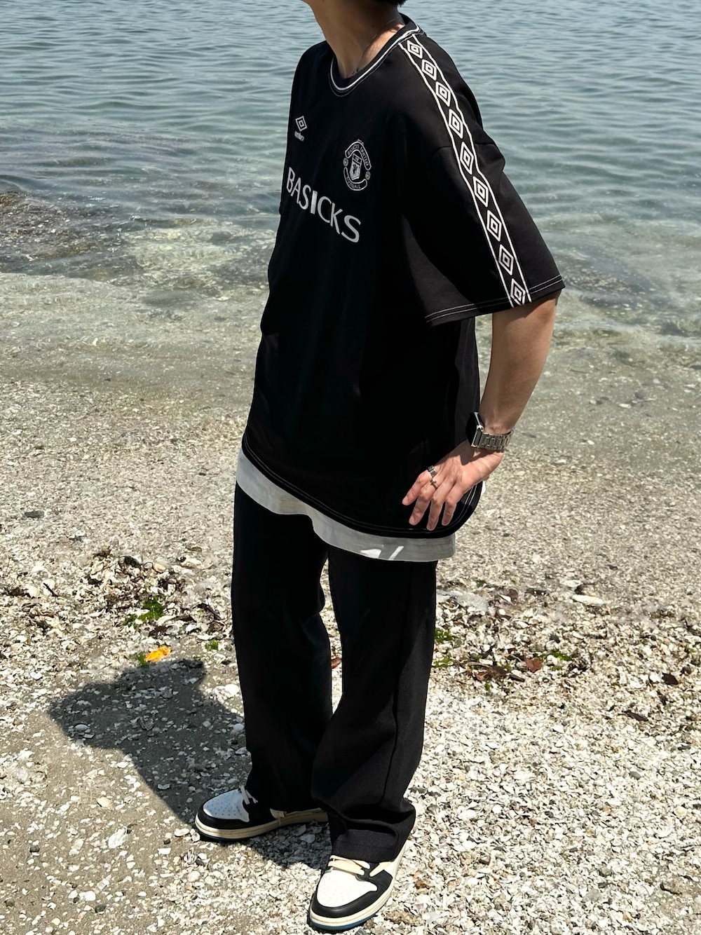 「basicks、umbro、DAIRIKU、NIKE、travisscott、fragment」｜「DAIRIKUのアイテム（スラックス、ブラック系）」を使った、@3710blueさん（メンズ・162cm）の春コーディネートの1枚目の写真