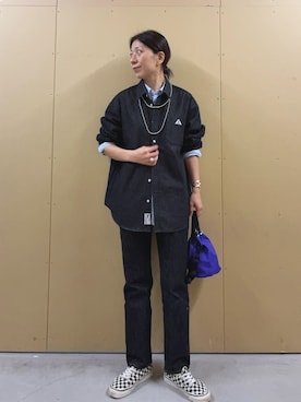 「fredy emue（フレディエミュ）の【GEVACO/ゲバコ】別注ストレートデニムパンツ（デニムパンツ、グレー系）」を使った、kobayashiさん（レディース・164cm）の春コーディネート