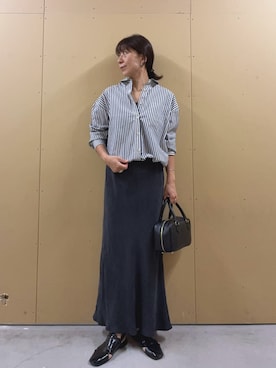 「fredy emue（フレディエミュ）の汗染み軽減加工シャツブルゾン（シャツ/ブラウス、ブルー系）」を使った、kobayashiさん（レディース・164cm）の秋コーディネート