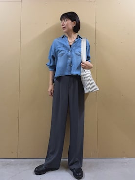「fredy emue（フレディエミュ）のとろみデニムクロップドシャツ（シャツ/ブラウス、ブルー系）」を使った、kobayashiさん（レディース・164cm）の春コーディネート