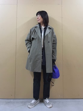 「fredy emue（フレディエミュ）の【GEVACO/ゲバコ】別注ストレートデニムパンツ（デニムパンツ、グレー系）」を使った、kobayashiさん（レディース・164cm）の春コーディネート