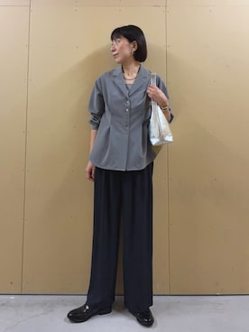 「fredy emue（フレディエミュ）のテーラードシャツ（シャツ/ブラウス、グレー系）」を使った、kobayashiさん（レディース・164cm）の春コーディネート