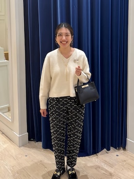 「アイテム（ブローチ/コサージュ）」を使った、nol  komatsubaraさん（レディース・159cm）の冬コーディネート