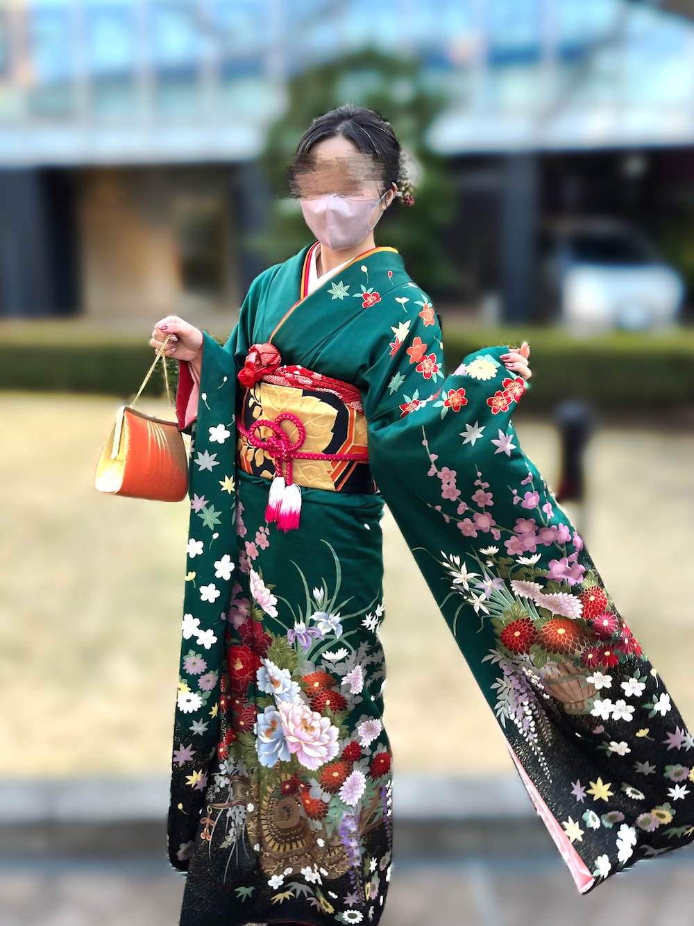 「成人式、成人式前撮り、振袖、ヘアアレンジ、シニヨン、ドライフラワー、着物、浴衣、和柄、着付け、緑、オレンジ、Yukata、kimono、Japan」｜「ママ振りのアイテム（着物、グリーン系）」を使った、あかりさん（レディース・160cm）の冬コーディネートの1枚目の写真