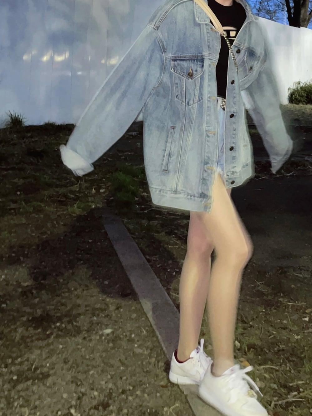 「春、春コーデ、春服みてみて、デニムコーデ、デニムジャケット、ビッグシルエット、ショートパンツ、デニムセットアップ、韓国ファッション、ootd、お洒落さんとつながりたい、dholic、Diesel、NIKE、いいね、save、フォローお願いします🤑」｜「DHOLICのビックシルエットデニムジャケット（デニムジャケット、ブルー系）」を使った、miioo2さん（レディース・161cm）の春コーディネートの1枚目の写真