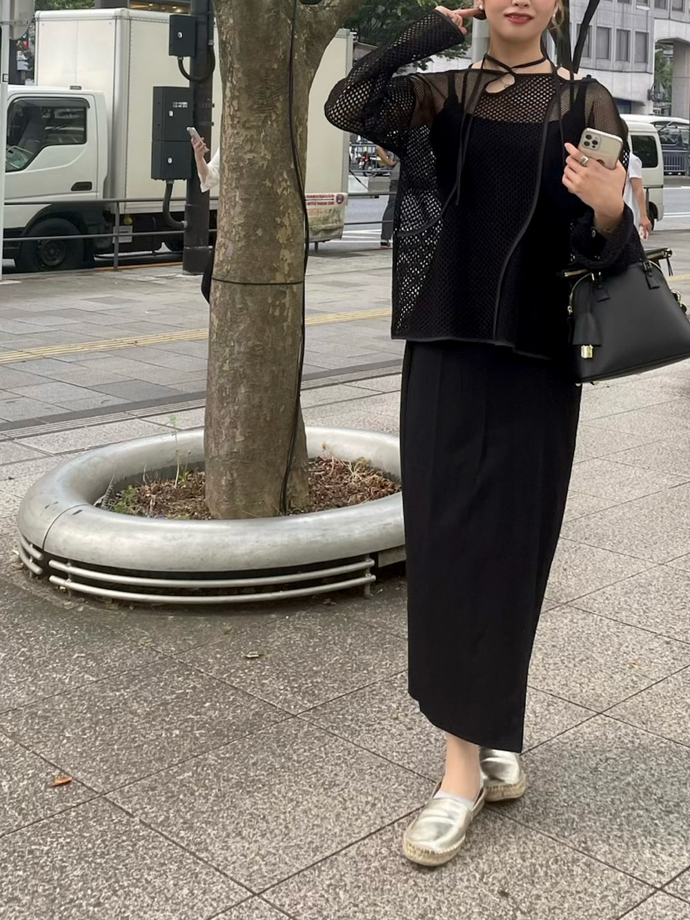 「休日コーデ、オトナ女子、メッシュニット、ワンピース、シンプル、ブラック、オールブラック、おしゃれさんと繋がりたい、ootd、neam、ZARA、Maison Margiela、いいね、save、フォローお願いします🤑」｜「neamのアイテム（その他トップス、ブラック系）」を使った、miioo2さん（レディース・161cm）の夏コーディネートの1枚目の写真