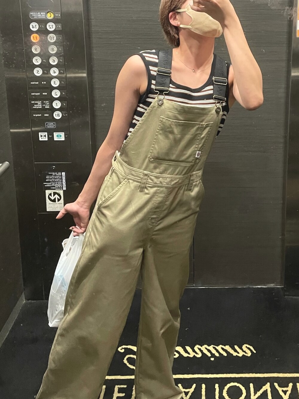 「カジュアルコーデ、ootd、Dickies」｜「Dickiesのアイテム（サロペット/オーバーオール、ベージュ系）」を使った、miioo2さん（レディース・161cm）の冬コーディネートの1枚目の写真