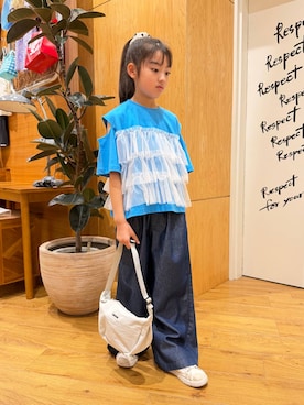 「BAYFLOW（ベイフロー）の[夏も穿ける柔らかデニム♪]ライトオンスワイドデニム(KIDS)（デニムパンツ、ブルー系）」を使った、ゆあんさん（127cm）の夏コーディネート