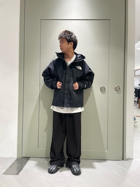 「アイテム（マウンテンパーカー）」を使った、松木　幹太さん（メンズ・169cm）の夏コーディネート