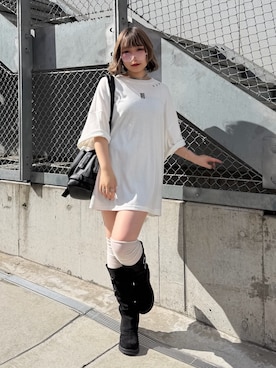 「Mavie..7（メヴィセットゥ）の【Mavie..7】Unisex刺繍アイレットBIGTee（Tシャツ/カットソー、ホワイト系）」を使った、こんさん（レディース・153cm）の夏コーディネート