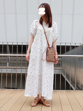 「小花柄ワンピース」｜「アイテム（サンダル）」を使った、ゆ◡̈⋆さん（レディース・160cm）の夏コーディネート