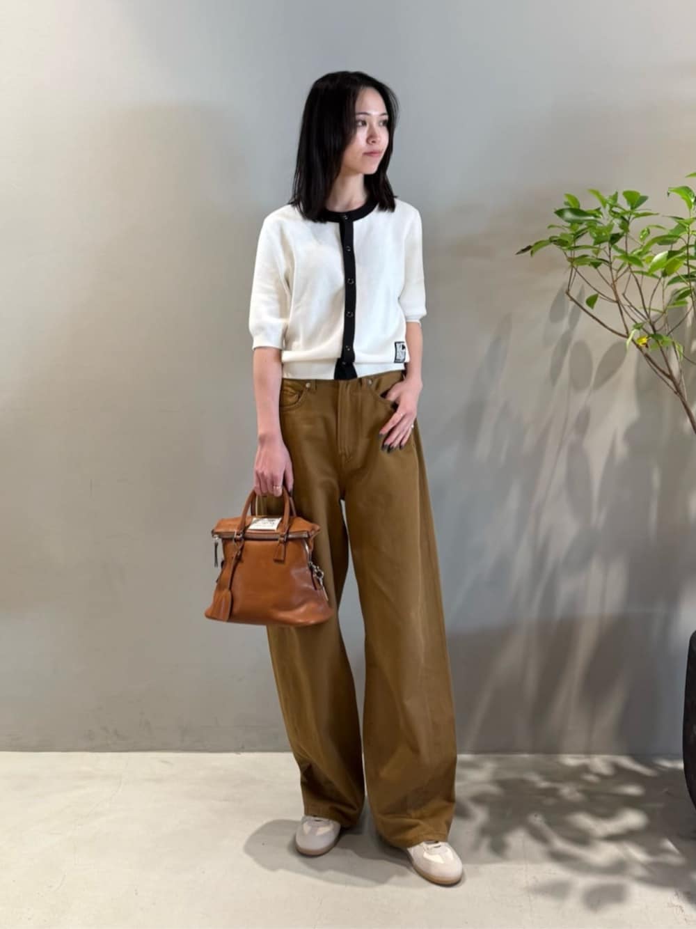 caban（キャバン）の「コットンカシミヤ バイカラーハーフスリーブ