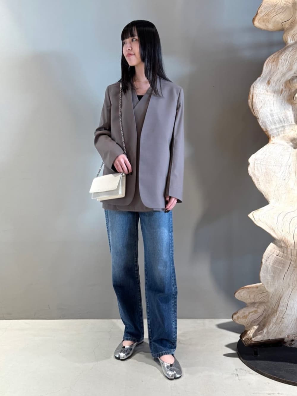 「TOMORROWLAND、トゥモローランド、Edition、Maison Margiela、TOMWOOD、careering、ノーカラージャケット、ジレ、デニム、大人カジュアル」｜「EDITIONのウールトロピカル ノーカラージャケット（ノーカラージャケット、イエロー系）」を使った、Shimakawa_TOMORROWLANDさん（レディース・163cm）の春コーディネートの1枚目の写真