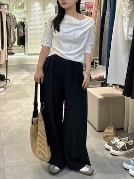 「DouDou（ドゥドゥ）の2WAYドレープTEE（Tシャツ/カットソー、ホワイト系）」を使った、doudouyunaさん（レディース・158cm）の春コーディネート