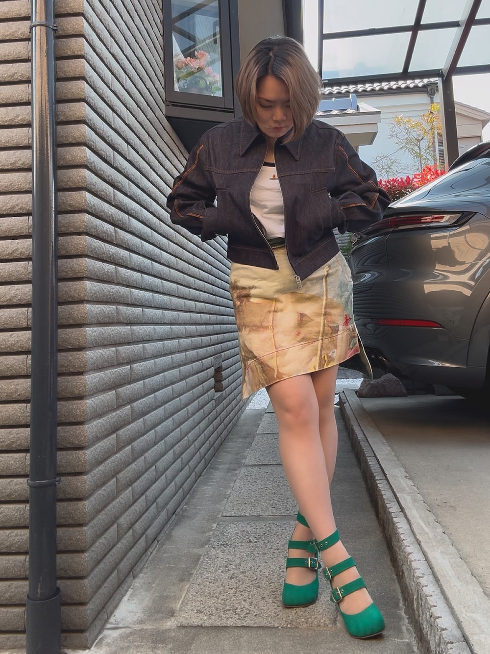 Vivienne Westwoodのデニムスカートを使った人気ファッション