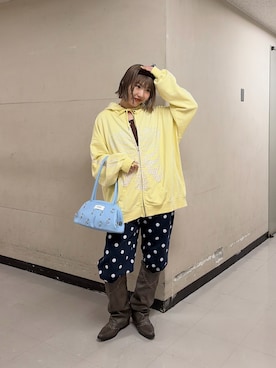 「RePRODUCTION LABEL（リプロダクションレーベル）の【RePRODUCTION LABEL / リプロダクションレーベル】ZIPフーディー（パーカー、イエロー系）」を使った、濱川　ひよりさん（レディース・162cm）の夏コーディネート