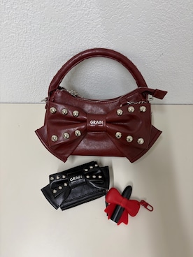 「GRAIN（グレイン）の【GRAIN/グレイン】スタッズリボン2WAYミニバッグ（ショルダーバッグ、レッド系）」を使った、濱川　ひよりさん（レディース・162cm）の夏コーディネート