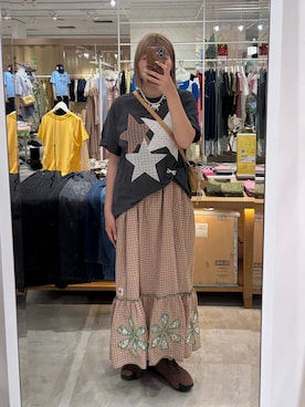 「CIAOPANIC（チャオパニック）のスターパッチワークTee（Tシャツ/カットソー、ホワイト系）」を使った、濱川　ひよりさん（レディース・162cm）の夏コーディネート