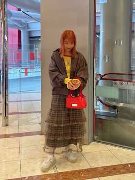 「秋先取りコーデ」｜「アイテム（ハンドバッグ）」を使った、濱川　ひよりさん（レディース・162cm）の秋コーディネート