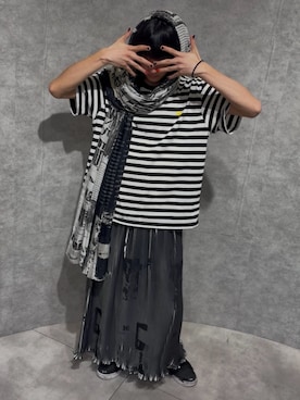 「アイテム（ストール/ショール）」を使った、Desigual EXPO STAFFさん（レディース・161cm）の秋コーディネート