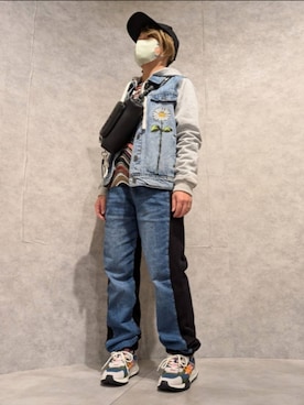 「Desigual（デシグアル）のアイテム（デニムジャケット）」を使った、Desigual EXPO STAFFさん（レディース・149cm）の秋コーディネート