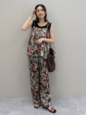 「Elura（エルーラ）のスクエアートゥ華奢サンダル/646445（サンダル、ブラック系）」を使った、ユキさん（レディース・157cm）の春コーディネート
